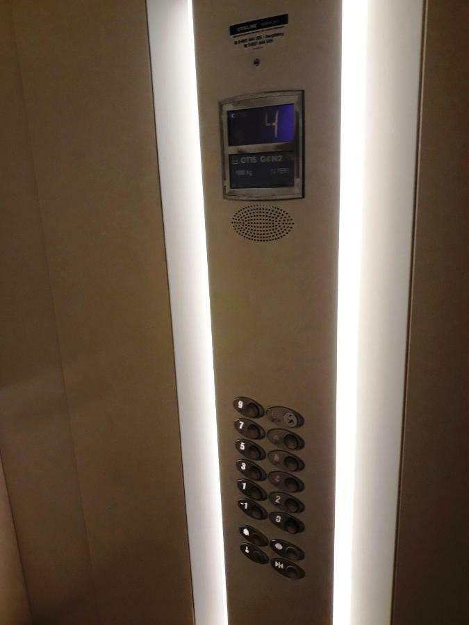 凯尔采菲奥莱公寓 外观 照片